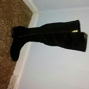 size 6 Gold And Black Marc Fisher Boots
